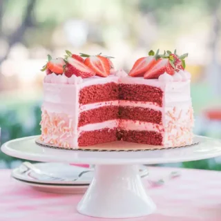 Paula Deen's Strawberry Cake